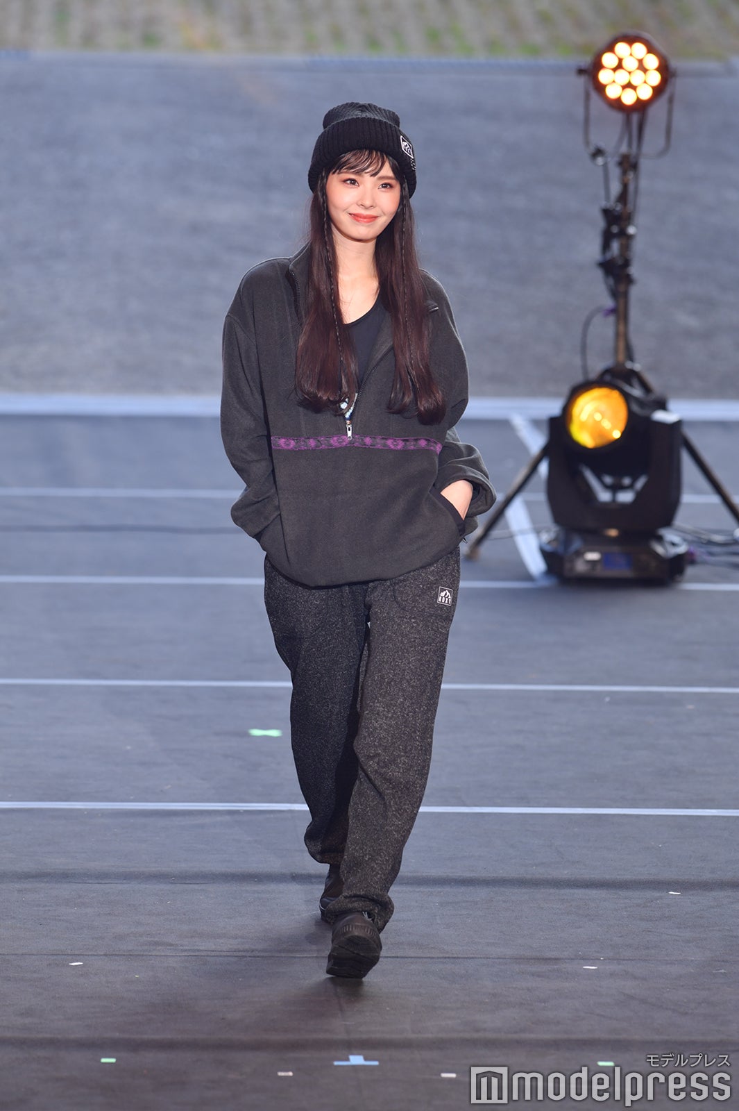 （C）モデルプレス