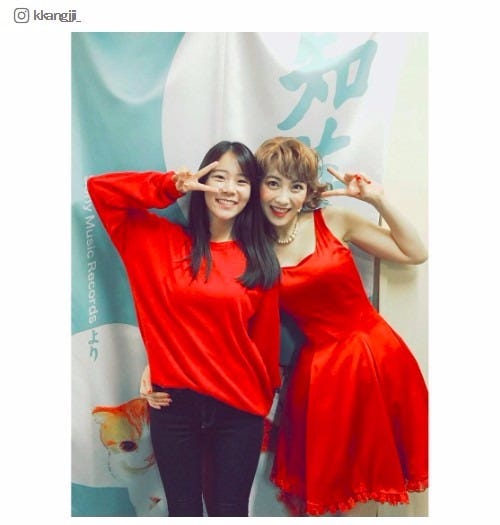 知英&スンヨン、笑顔の2ショット/知英Instagramより