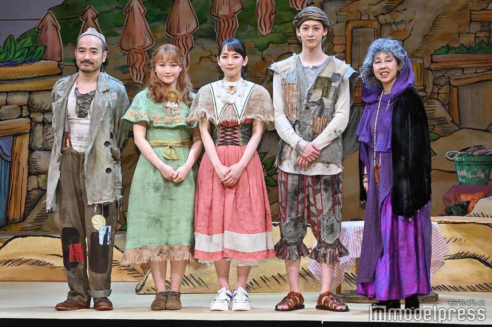 岩崎う大、鞘師里保、吉岡里帆、伊藤あさひ、ふせえり （C）モデルプレス