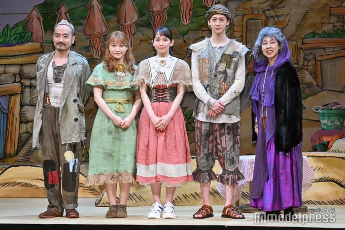 岩崎う大、鞘師里保、吉岡里帆、伊藤あさひ、ふせえり (C)モデルプレス