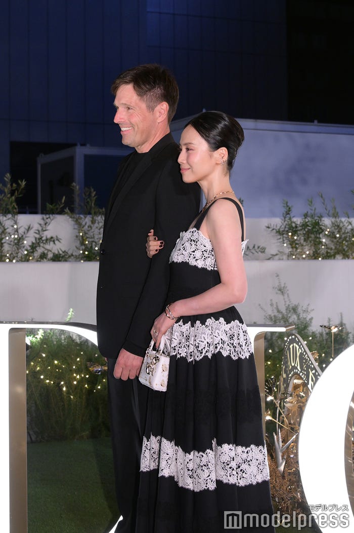 ティロ・フェヒナー氏、中谷美紀(C)モデルプレス