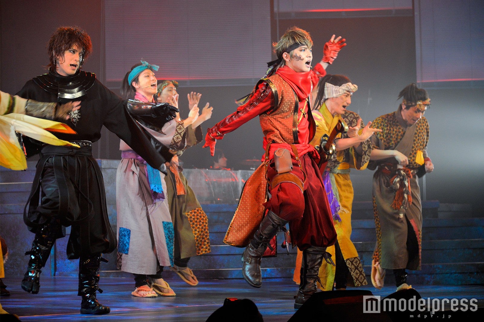 舞台「錆色のアーマ」ゲネプロより （C）モデルプレス