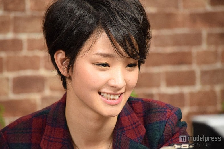 ファンとの交流を楽しむ剛力彩芽