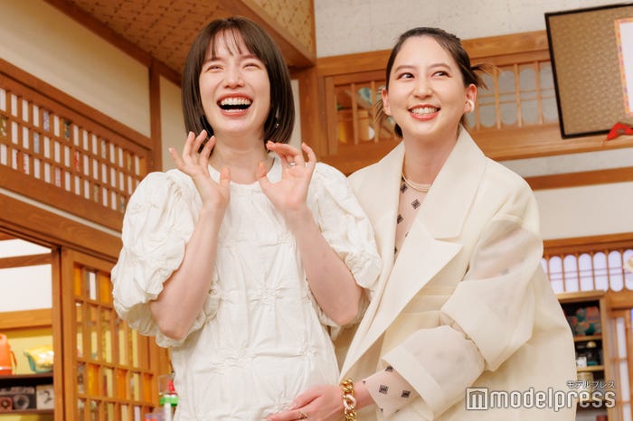 弘中綾香、河北麻友子(C)モデルプレス