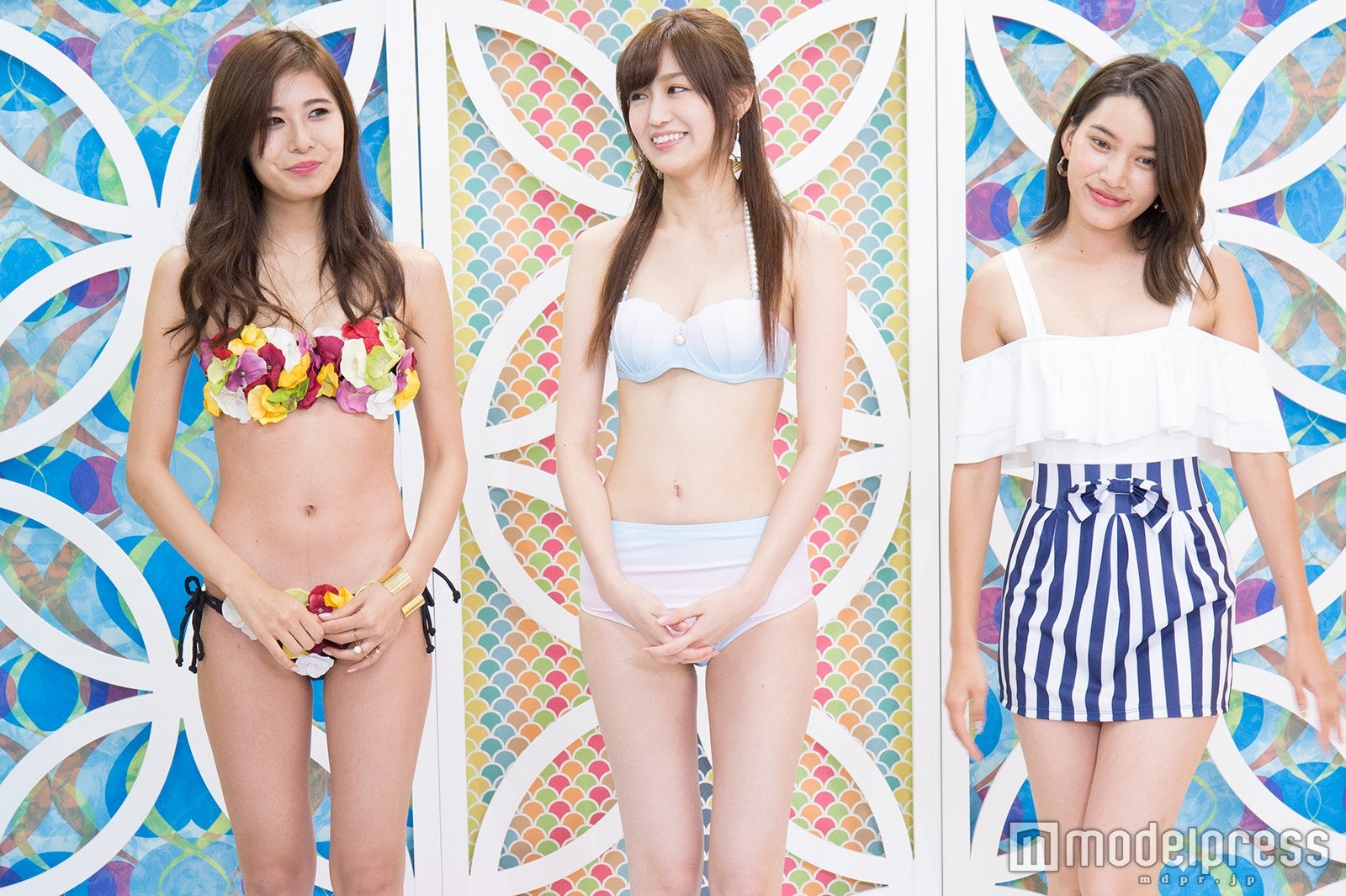 沖舘唯、坂本くるみ、樽見麻緒／水着提供：andante shop