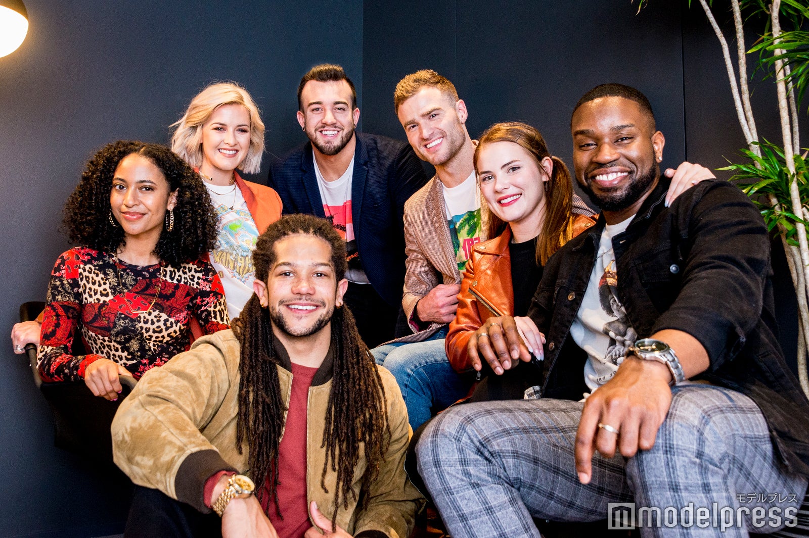 （左から時計回りに）ソジャーナ・ブラウン、カレン・ケリー、ジョー・サントーニ、RJ・ウェスナー、モーガン・キーン、オーランド・ディクソン、アントニオ・フェルナンデス（C）モデルプレス