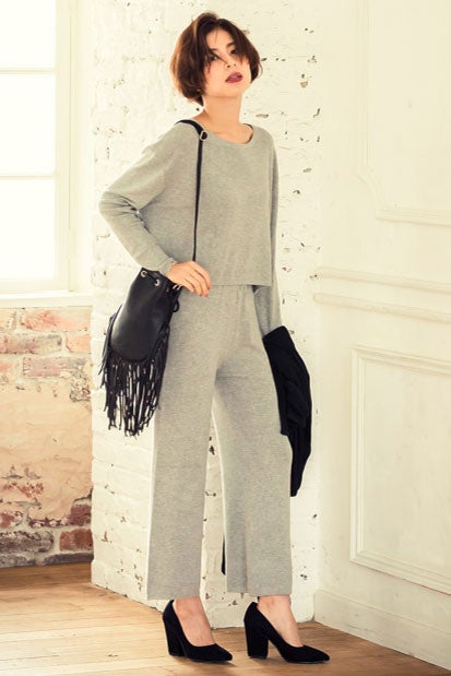 ニットドルマントップス「Re:EDIT by GALSTAR」2,498円（税込）／画像提供：Re:EDIT by GALSTAR