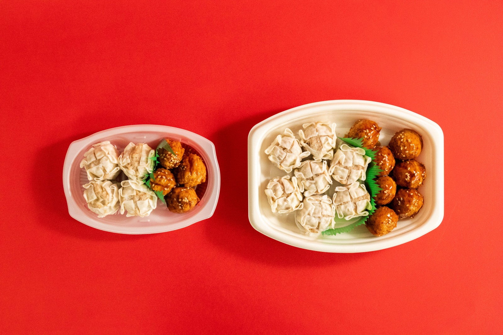 こだわり肉シュウマイ＆肉団子（黒酢入りだれ）（税込468円）（提供画像）