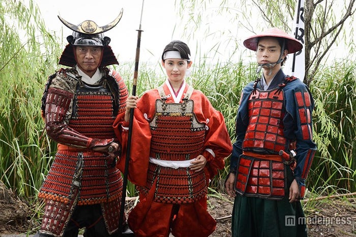 (左から)遠藤憲一、本仮屋ユイカ、菅田将暉(画像提供:テレビ朝日)