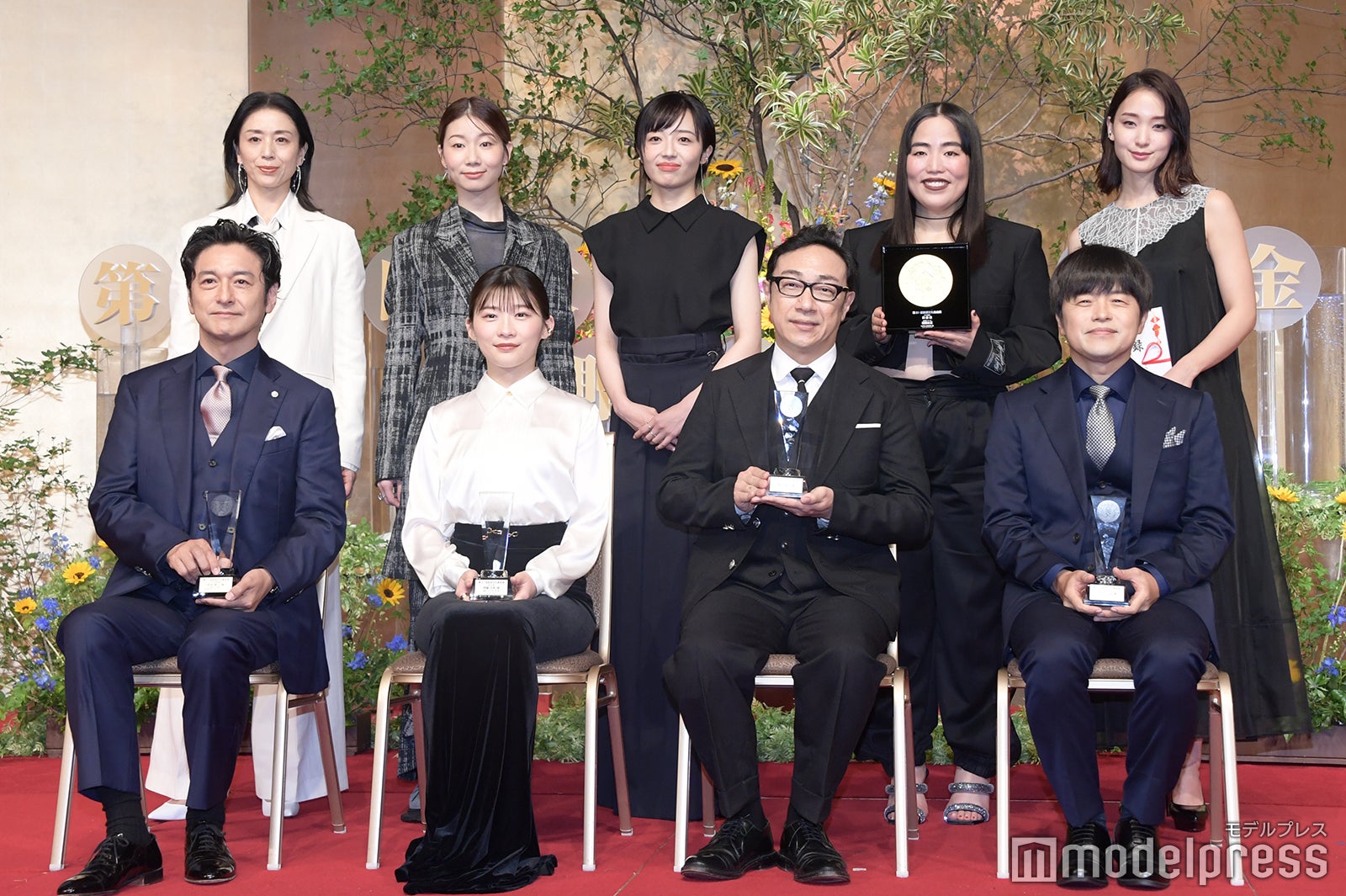 （後列）中村優子、土居志央梨、森田望智、ゆりやんレトリィバァ、剛力彩芽（前列）石丸幹二、伊藤沙莉、角田晃広、バカリズム（C）モデルプレス