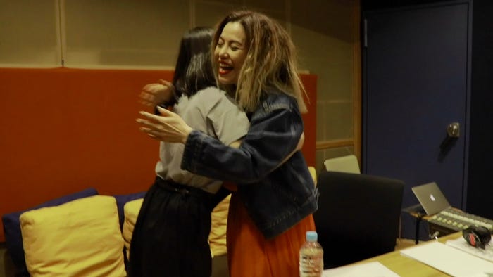 松岡茉優とChara(提供画像)