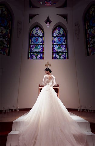 高身長コスプレイヤー・米倉みゆが結婚発表、ウエディングドレス姿が「めちゃくちゃきれい」