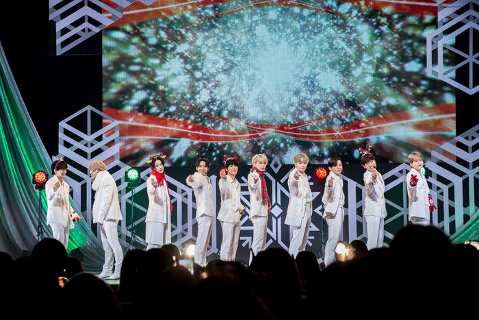 『JO15THシングル「WANDERING」発売記念クリスマスショー』(C)LAPONE ENTERTAINMENT