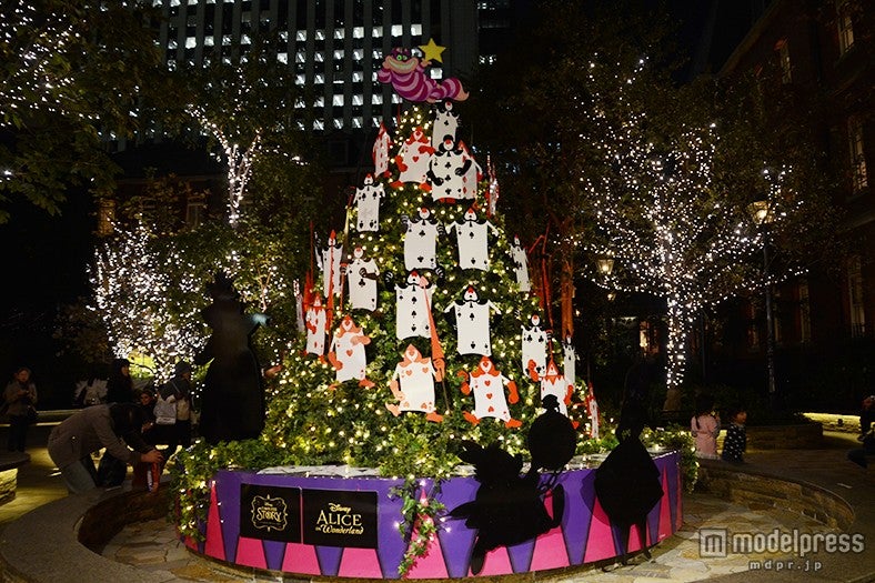 「ふしぎの国のアリス」のツリー