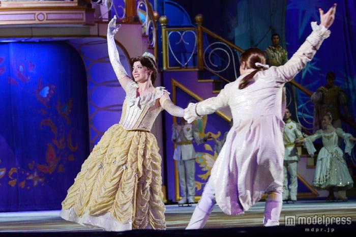 「ディズニー・オン・アイス」ベル&王子