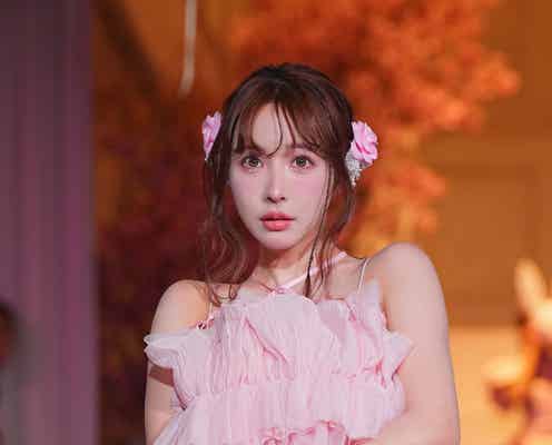 三上悠亜、美デコルテ輝く フリルボリュームワンピ姿に釘付け<PECHE_party>
