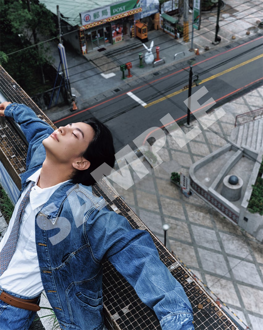 渡邊圭祐「渡邊圭祐 2025.1－2025.12 カレンダー“Yes, We promise.”」（提供写真）