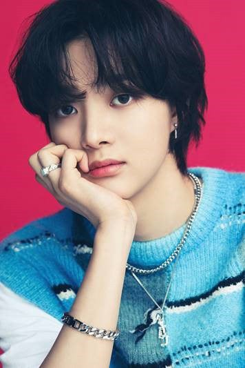 EJ（C）HYBE LABELS JAPAN