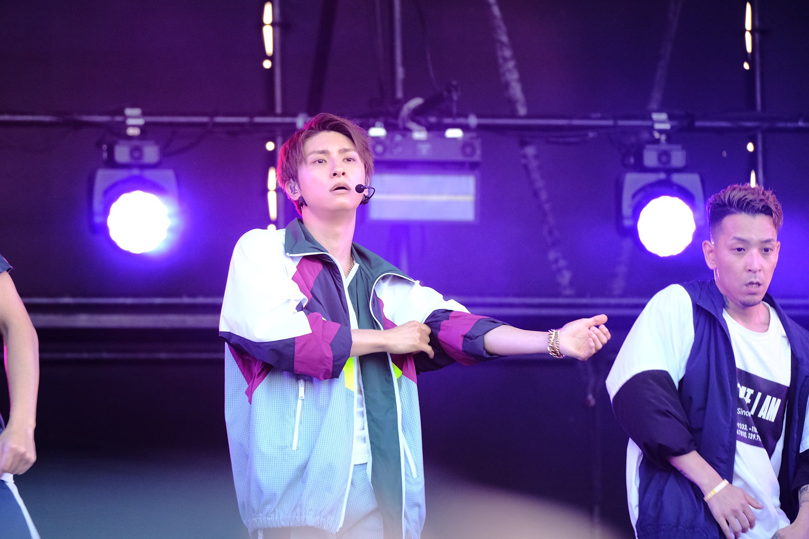 與真司郎（画像提供：avex）