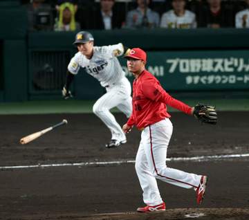 広島 ドラ4・工藤泰己が2回2失点で降板 プロ2度目の先発登板は悔しい結果に 佐藤輝と近本に適時打浴びる