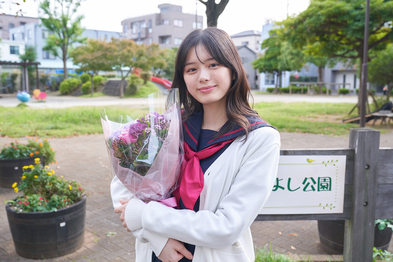 紺野彩夏（C）右腹／集英社・「君が死ぬまであと100日」製作委員会