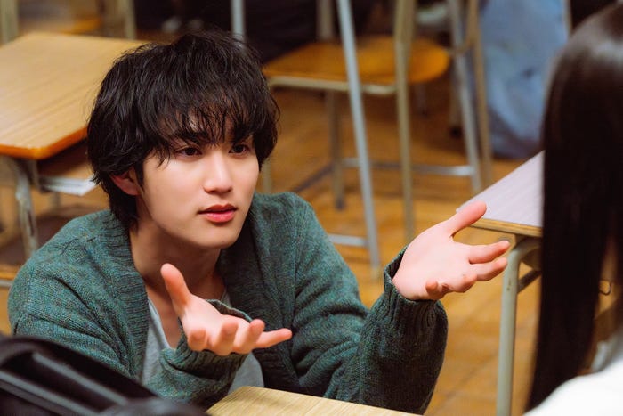 橋本涼(C)sora・白泉社(C)「墜落JKと廃人教師」製作委員会・MBS