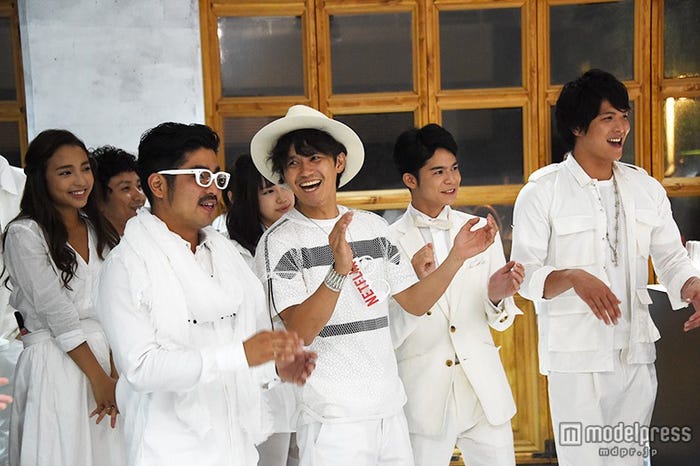 左から:大橋リナ、マグ万平、島一平、竹内桃子、菅谷哲也、保田賢也