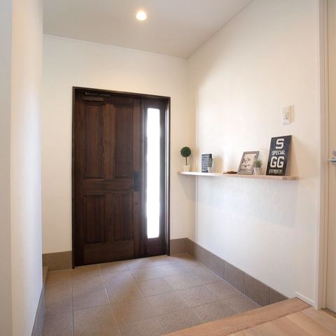 風水的におすすめの玄関の壁紙まとめ インテリアとしてもおしゃれな例をご紹介 モデルプレス