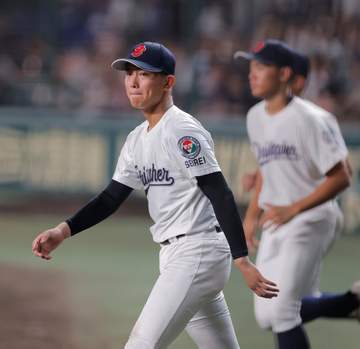 夏の甲子園 聖隷のエース・高部陸が見せた「素晴らしい投球と振る舞い」相手エースに笑顔で声かけ→ベンチに戻って涙「もらい泣きした」「涙流しながらも」