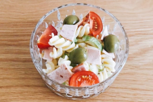 成城石井　MIXソーセージスライス マカロニサラダ