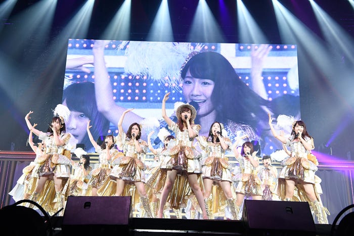 「AKB48グループ同時開催コンサートin横浜~今年はランクインできました祝賀会~」(C)AKS