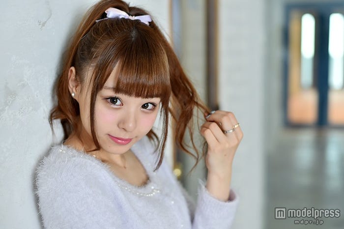 モデルプレスのインタビューに応じた佐藤麗奈