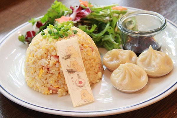 ネコノヒーのチャーハンと小龍包のセット（C）Q-rais 2017