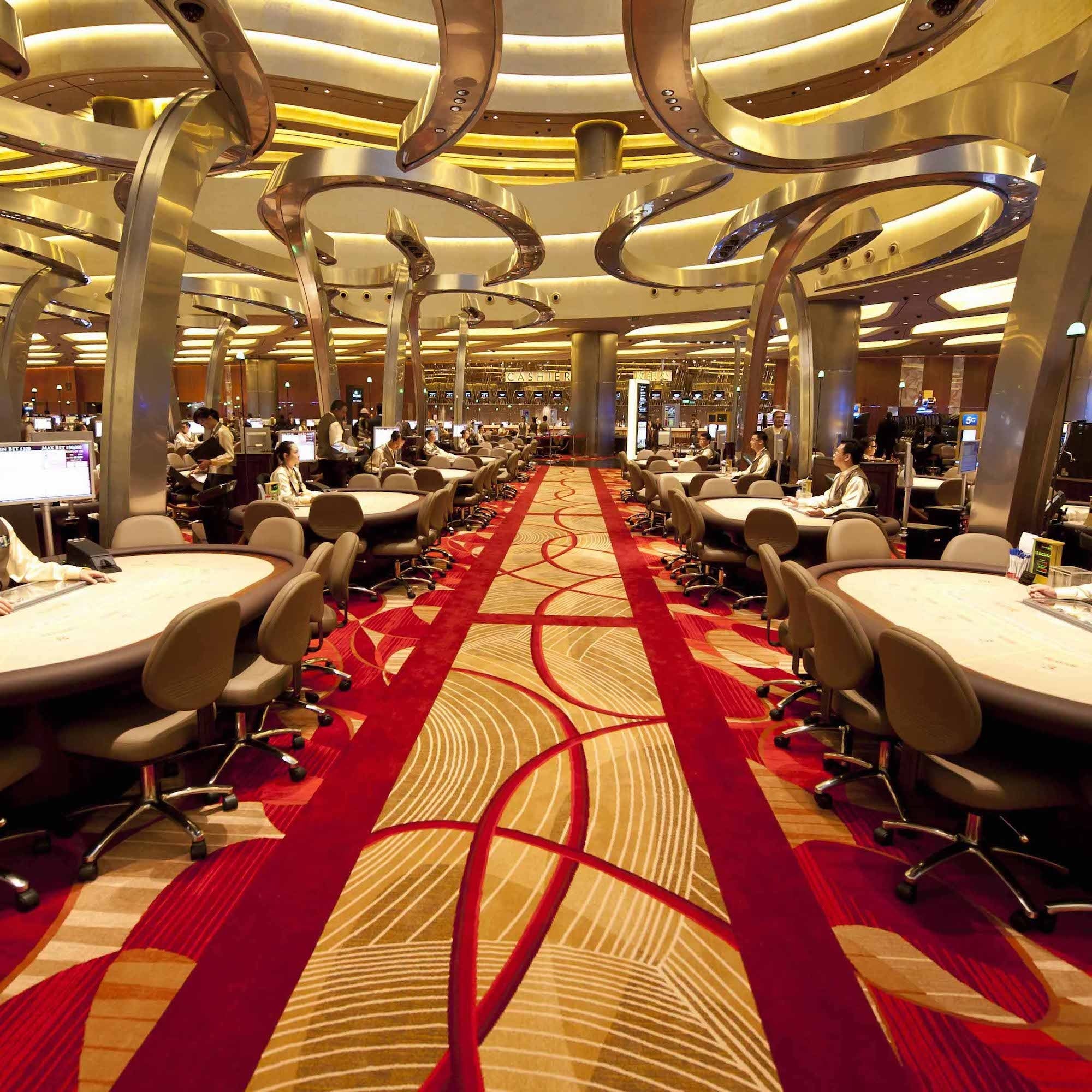 カジノで過ごす大人時間(c)Marina Bay Sands Pte.Ltd.2017. All rights reserved. Information is subject to change.