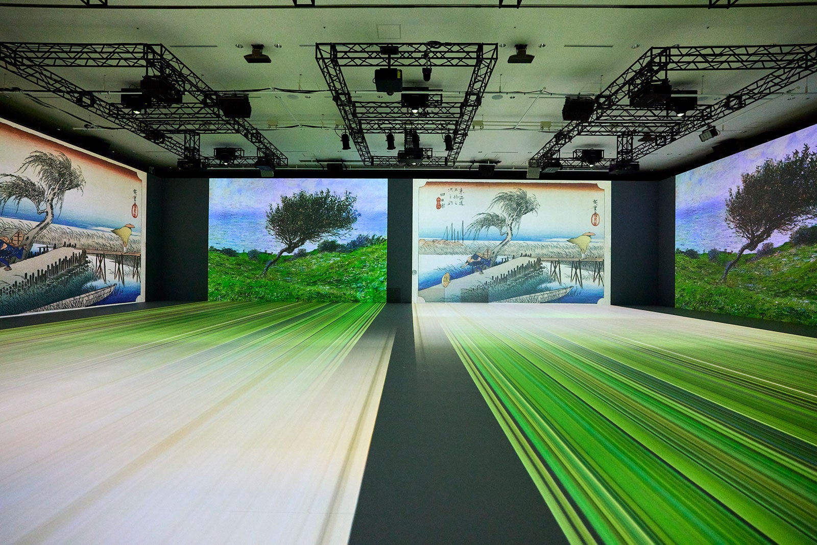 「Immersive Museum TOKYO vol.3 印象派と浮世絵 〜ゴッホと北斎、モネと広重〜」会場空画（提供写真）