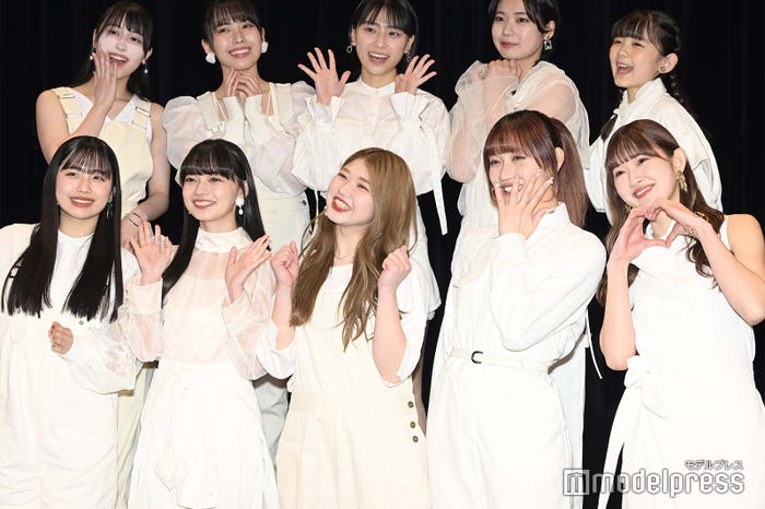 アンジュルム/(上段左から)平山遊季、為永幸音、橋迫鈴、川名凜、松本わかな(下段左から)伊勢鈴蘭、上國料萌衣・竹内朱莉・佐々木莉佳子、川村文乃(C)モデルプレス