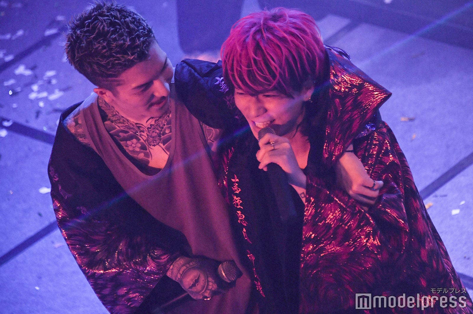 DJふぉい、DJまる 「レペゼン恐怖のカウントダウンライブ ～ガチで生配信～」（C）モデルプレス