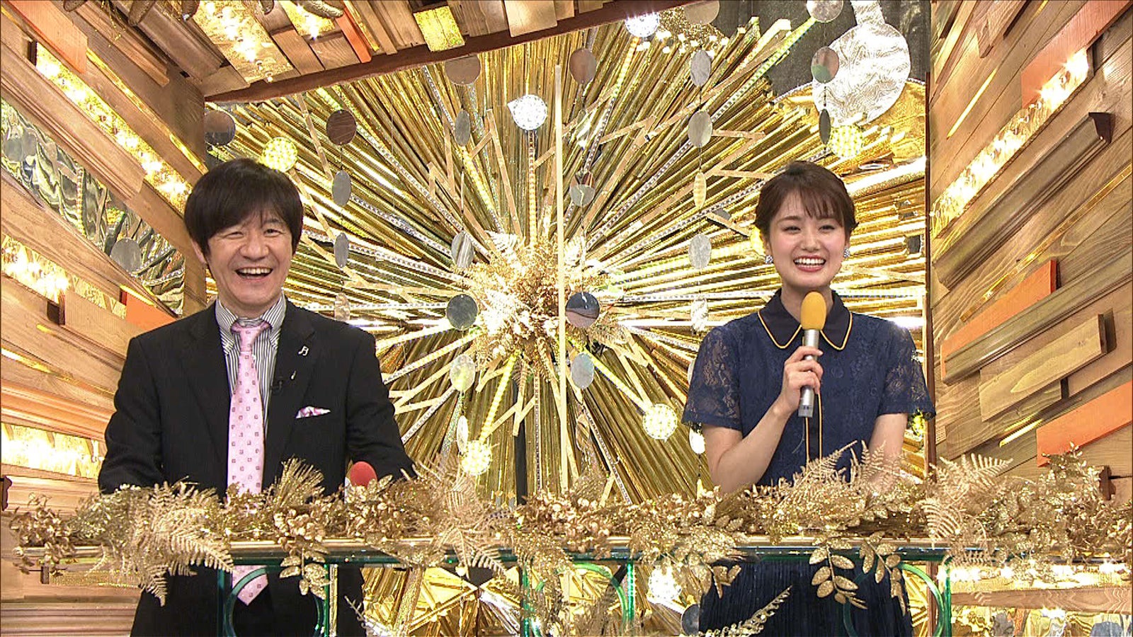 内村光良、井上清華アナ （C）フジテレビ