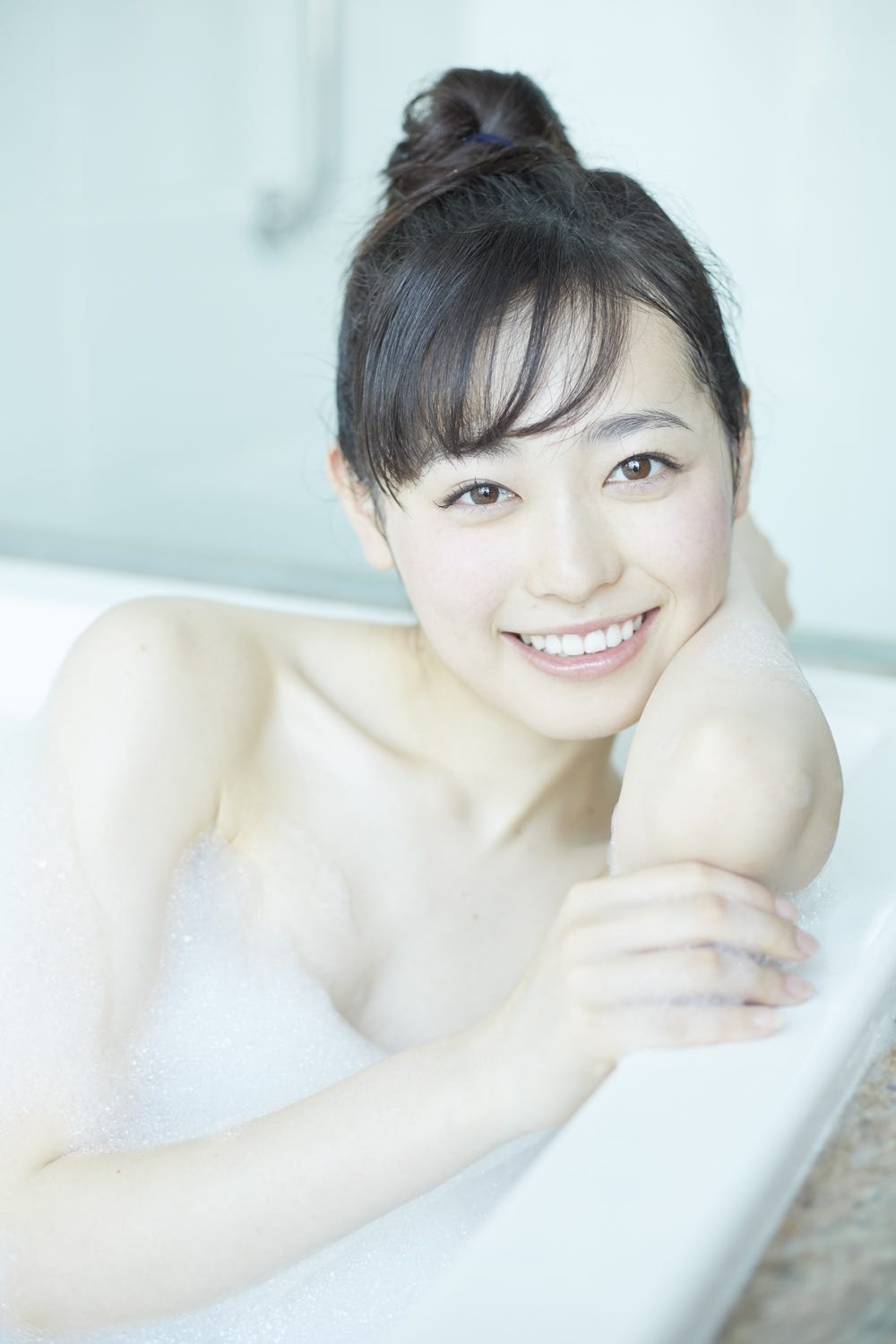 画像14 福原遥、泡風呂＆水着姿を大胆披露 オトナsexyな“まいんちゃん”へ モデルプレス