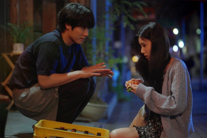 赤楚衛二、カン・ヘウォン(C)「キンパとおにぎり」製作委員会