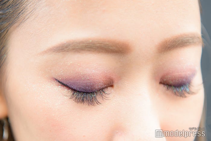 キラキラメイクが可愛い(C)モデルプレス