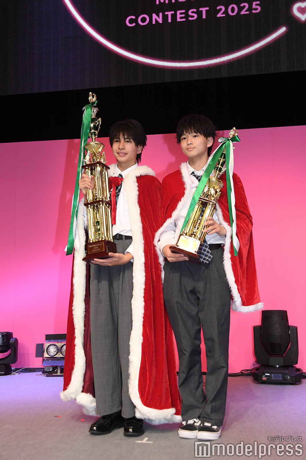 「男子中学生ミスターコン2025」グランプリ・園山弥凪都くん、準グランプリ・白坂洵くん（C）モデルプレス