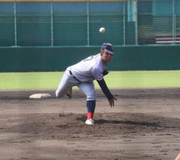 京都大会 2年連続王者の京都国際散る ナインがベンチ前で号泣 プロ注目の新宅、西田のリレーも京都翔英抑えられず NPB5球団が視察
