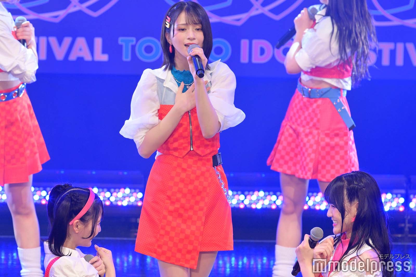 =LOVE （C）モデルプレス