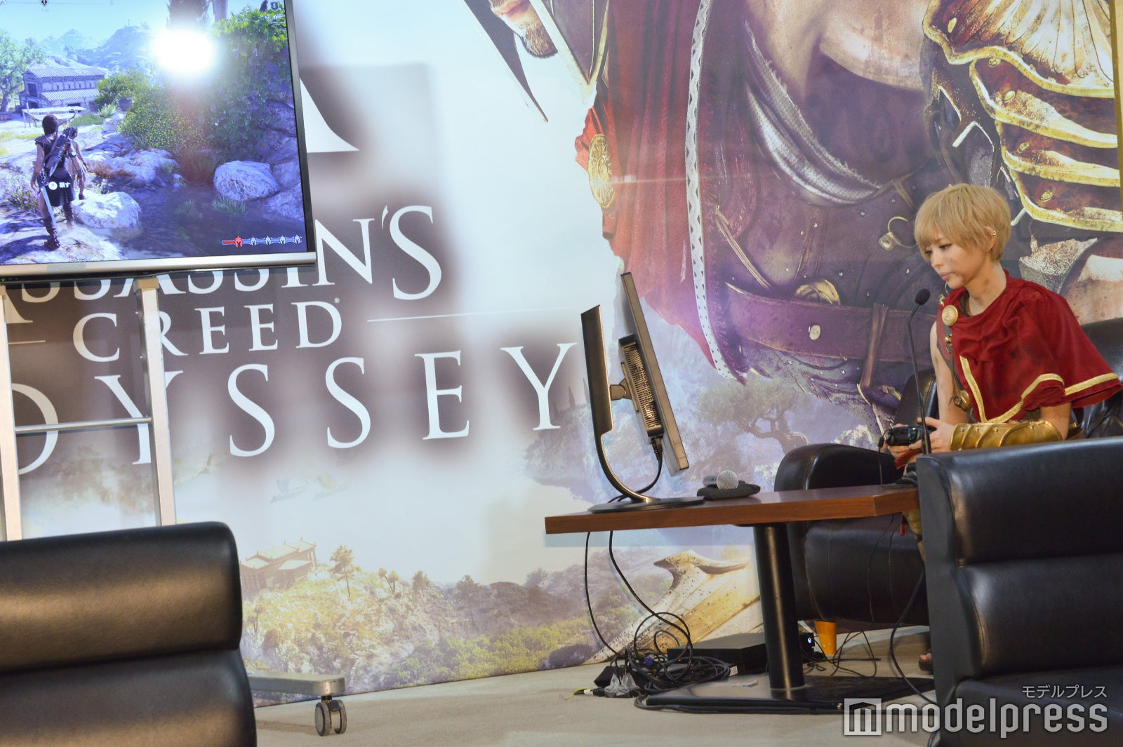 最上もが、ゲームを体験 （C）モデルプレス