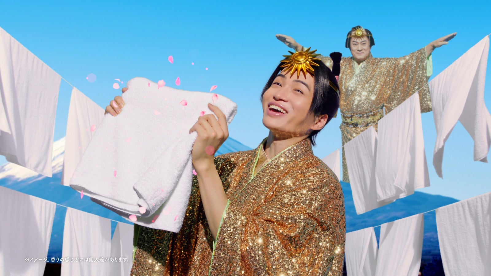 “洗濯大名”timelesz菊池風磨、松平健と初共演 お揃い衣装でサンバ披露【コメント】