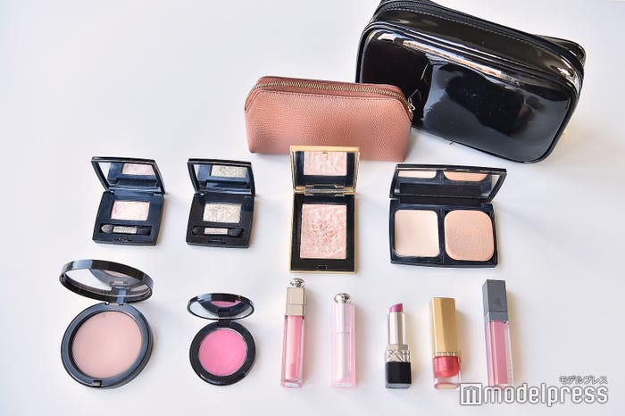 HARUKAのメイクポーチ&コスメは? (C)モデルプレス