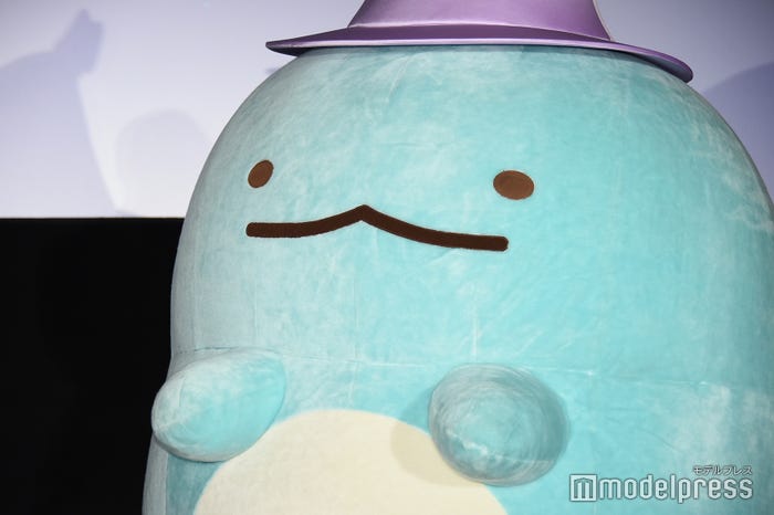 井ノ原快彦に激しく抱きつかれたとかげ (C)モデルプレス