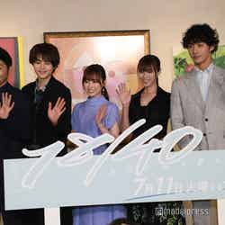 （左から）安田顕、鈴鹿央士、福原遥、深田恭子、上杉柊平（C）モデルプレス