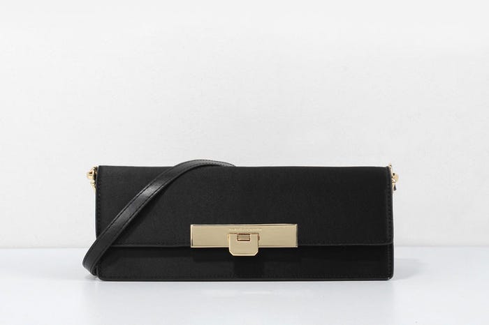 フロントフラップクロスボディバッグ「CHARLES & KEITH」5,216円(税込)/画像提供:CHARLES & KEITH